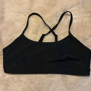 Alo Yoga Intrigue sports bra